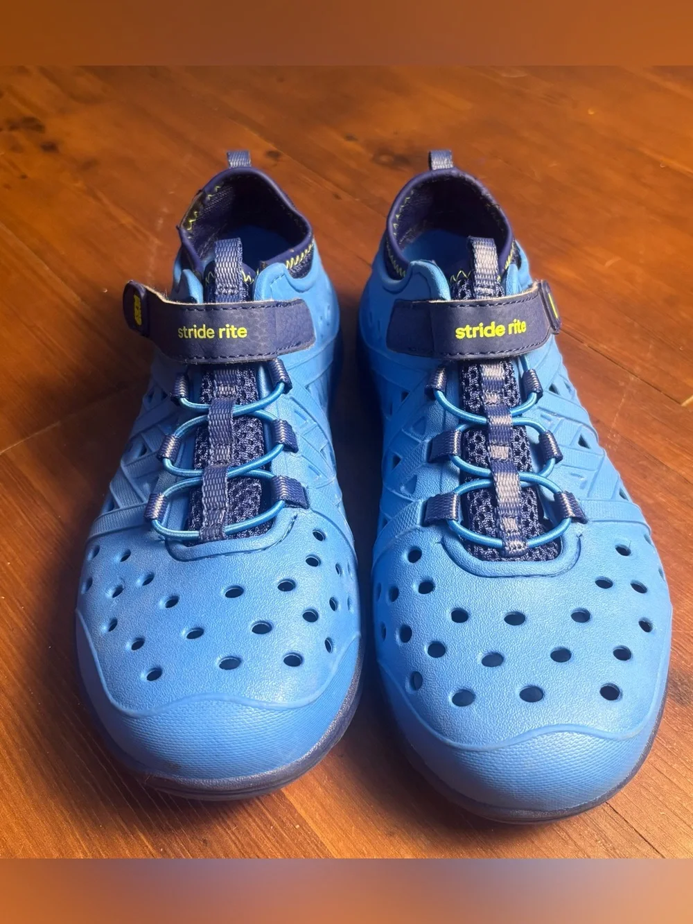 Stride Rite Made2Play Phibian Kids Size 2 Quick-Dry Water Shoes Blue